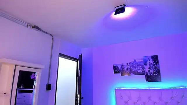 Amy Kiitty  online show from 11-20-25, 02:28