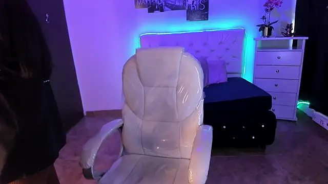 Amy Kiitty  online show from 11-25-25, 12:49