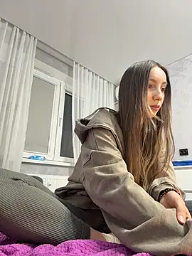 viviandaimond1 online show from 02-09-26, 06:45