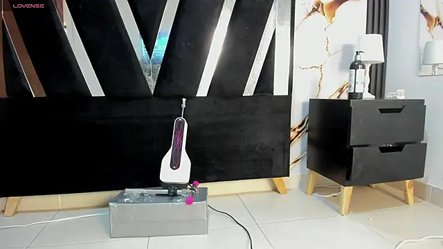 KarinaSimonz online show from 12-19-25, 07:43