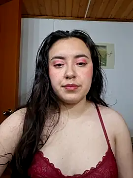 Snapshot of Emi_chik chatting on 06-20-26, 05:10 Emi chik online show from 06-20-26, 05:10