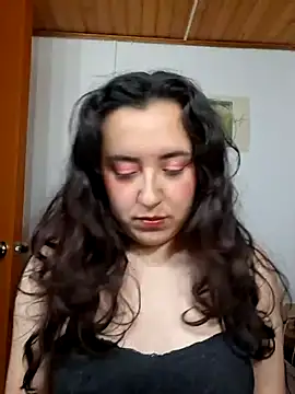 Snapshot of Emi_chik chatting on 07-10-26, 06:17 Emi chik online show from 07-10-26, 06:17