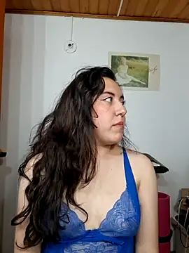 Snapshot of Emi_chik chatting on 07-24-26, 05:38 Emi chik online show from 07-24-26, 05:38