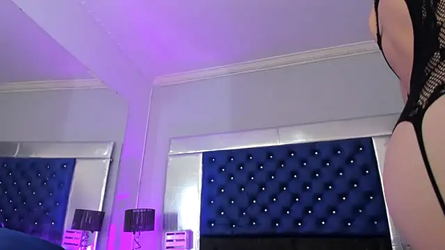 Eyleen Santos online show from 12-17-25, 07:53