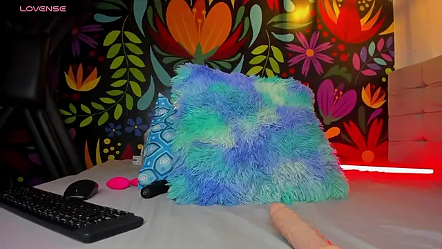 Sweet hot mia online show from 02-15-25, 07:39