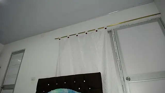 Snapshot of Sweet_hot_mia chatting on 02-21-26, 01:56 Sweet hot mia online show from 02-21-26, 01:56