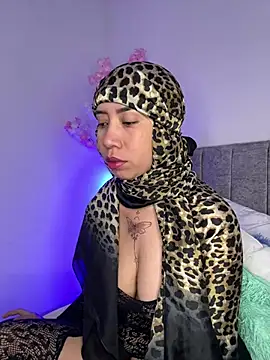 Sweet hot mia online show from 05-19-26, 01:50