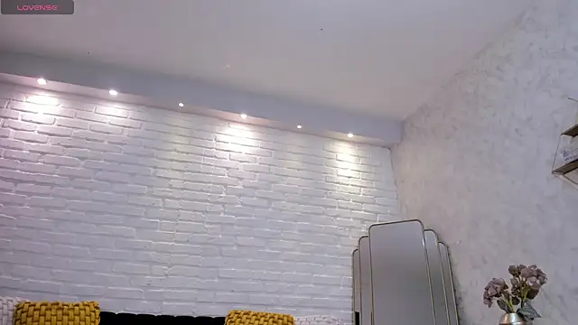 KatieNolan 1 online show from 11-28-25, 07:27