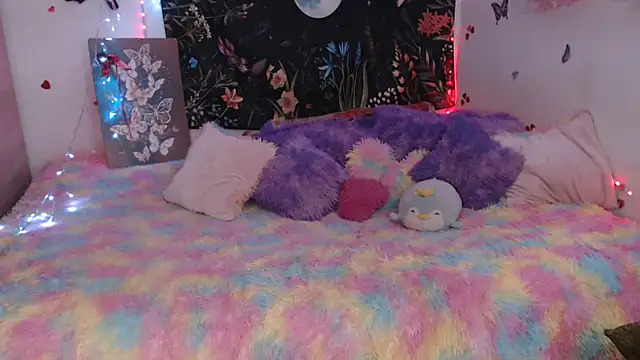 Emillyy m online show from 04-22-26, 11:06