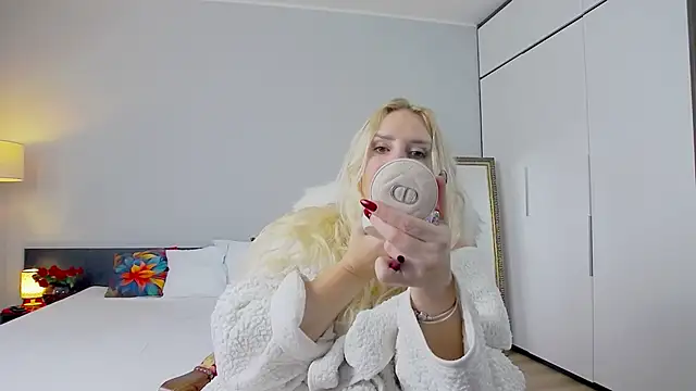 Snapshot of MariaRichi_ chatting on 02-21-25, 12:39 MariaRichi  online show from 02-21-25, 12:39