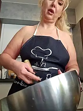 Snapshot of MariaRichi_ chatting on 02-27-25, 10:04 MariaRichi  online show from 02-27-25, 10:04