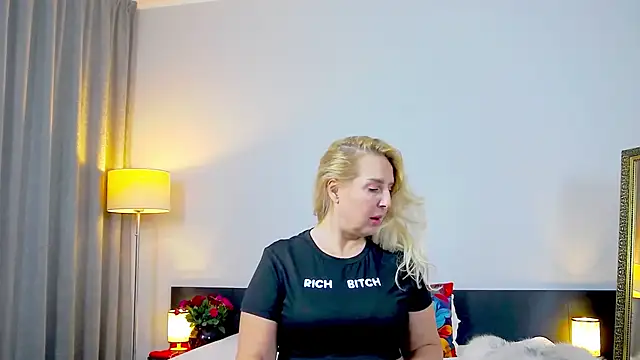 Snapshot of MariaRichi_ chatting on 03-01-25, 04:00 MariaRichi  online show from 03-01-25, 04:00