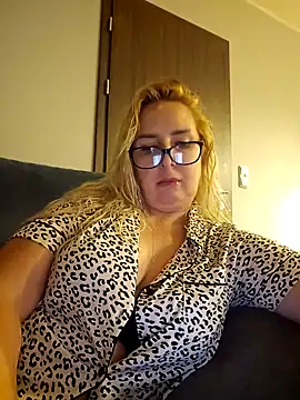 Snapshot of MariaRichi_ chatting on 03-16-25, 07:49 MariaRichi  online show from 03-16-25, 07:49