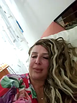 Snapshot of MariaRichi_ chatting on 09-17-25, 07:04 MariaRichi  online show from 09-17-25, 07:04