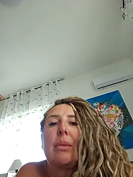 Snapshot of MariaRichi_ chatting on 10-04-25, 07:28 MariaRichi  online show from 10-04-25, 07:28