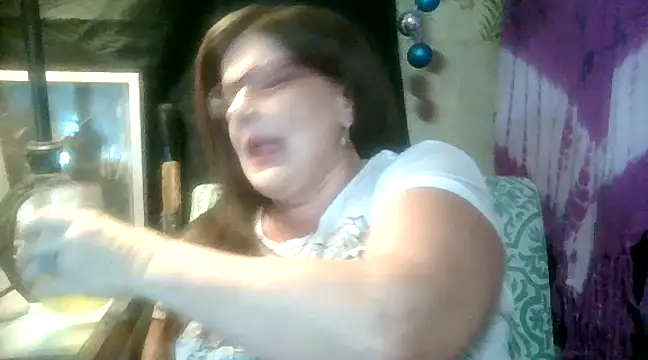 Snapshot of Fantasymaid80 chatting on 01-06-25, 05:41 Fantasymaid80 online show from 01-06-25, 05:41