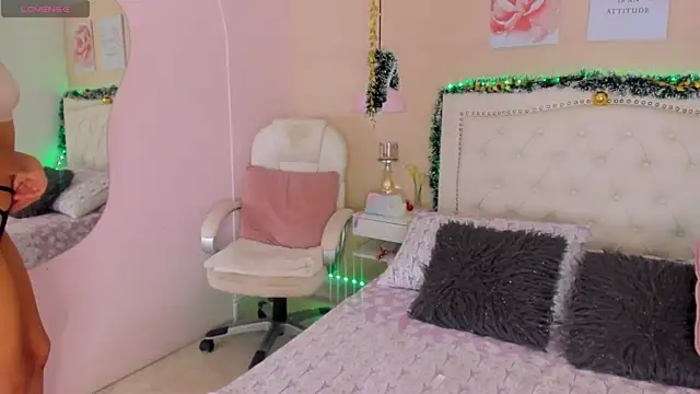Ashley Evans18 online show from 12-13-24, 11:13