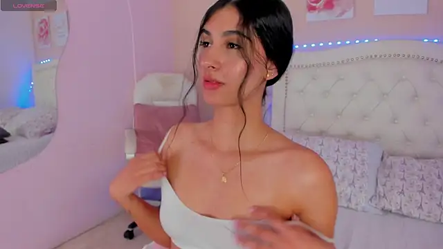 Ashley Evans18 online show from 01-15-25, 04:00