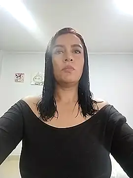 hailey85 online show from 12-17-25, 11:33