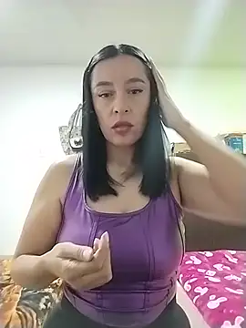 Snapshot of hailey85 chatting on 08-01-26, 10:30 hailey85 online show from 08-01-26, 10:30