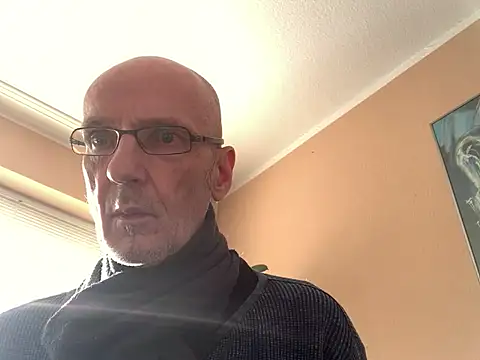 Snapshot of Bula94193 chatting on 03-01-25, 03:27 Bula94193 online show from 03-01-25, 03:27