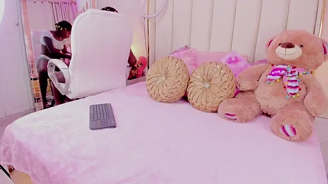 evangelin ts online show from 10-22-25, 01:55