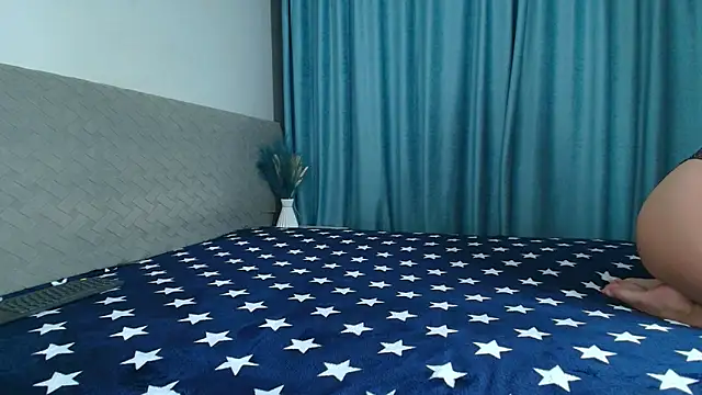 Snapshot of ElizaaXO chatting on 09-30-25, 04:45 ElizaaXO online show from 09-30-25, 04:45