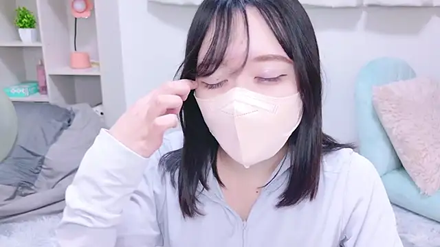 Yurie  online show from 02-12-25, 03:38