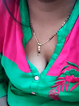 Snapshot of lovelyruhi chatting on 01-21-25, 09:46 lovelyruhi online show from 01-21-25, 09:46