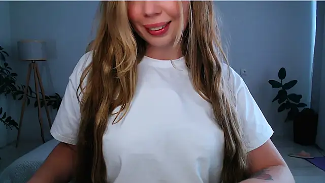 NaughtyNylonFeet online show from 03-05-25, 08:54