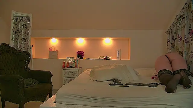 Snapshot of KeiraDark chatting on 11-07-25, 05:07 KeiraDark online show from 11-07-25, 05:07