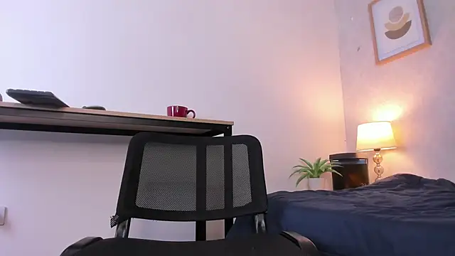 Caroline dh online show from 06-03-26, 02:33