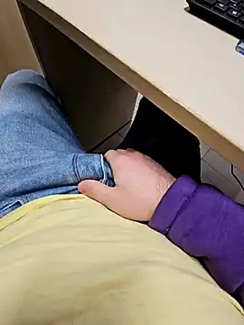 Snapshot of Ibag01 chatting on 01-07-25, 03:44 Ibag01 online show from 01-07-25, 03:44