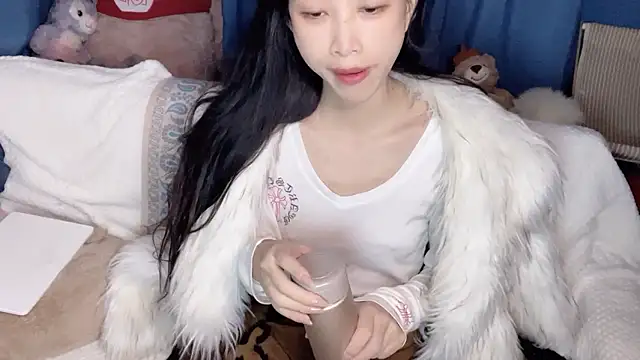 Lili-2 online show from 01-14-26, 03:50