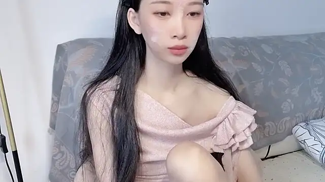 Snapshot of Lili-2 chatting on 05-03-26, 05:24 Lili-2 online show from 05-03-26, 05:24