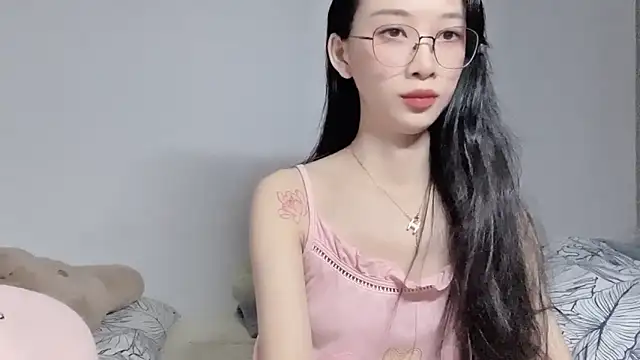 Snapshot of Lili-2 chatting on 06-02-26, 02:52 Lili-2 online show from 06-02-26, 02:52