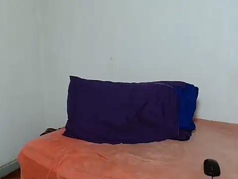 Feathergal69  online show from 06-30-26, 05:47