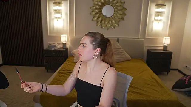 Julia  Star  online show from 10-03-25, 03:20