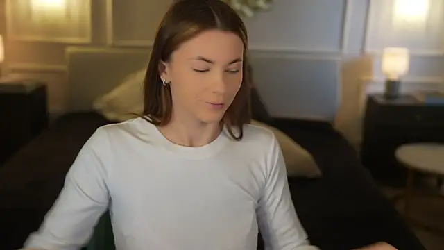 Julia  Star  online show from 04-11-26, 10:41