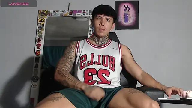 Snapshot of Nickhot0609 chatting on 12-28-24, 10:44 Nickhot0609 online show from 12-28-24, 10:44