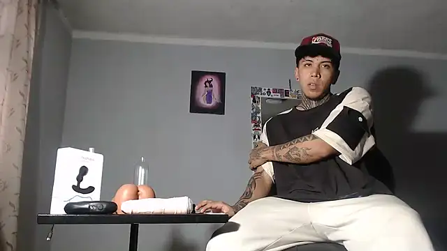 Snapshot of Nickhot0609 chatting on 01-28-25, 10:12 Nickhot0609 online show from 01-28-25, 10:12