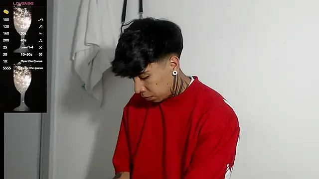 Snapshot of Nickhot0609 chatting on 03-01-25, 09:15 Nickhot0609 online show from 03-01-25, 09:15