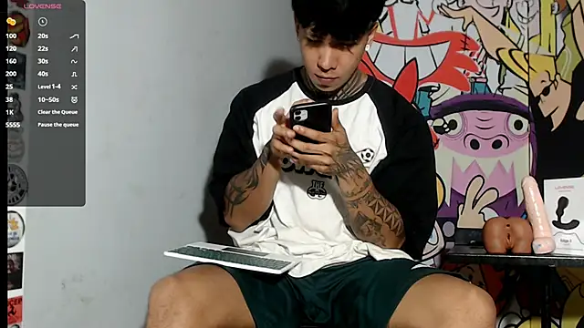 Snapshot of Nickhot0609 chatting on 03-17-25, 10:17 Nickhot0609 online show from 03-17-25, 10:17