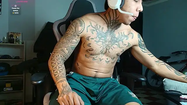 Snapshot of Nickhot0609 chatting on 10-10-25, 04:33 Nickhot0609 online show from 10-10-25, 04:33