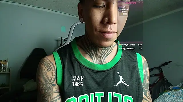 Snapshot of Nickhot0609 chatting on 10-12-25, 04:55 Nickhot0609 online show from 10-12-25, 04:55