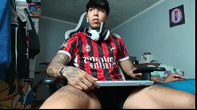 Snapshot of Nickhot0609 chatting on 11-14-25, 03:16 Nickhot0609 online show from 11-14-25, 03:16