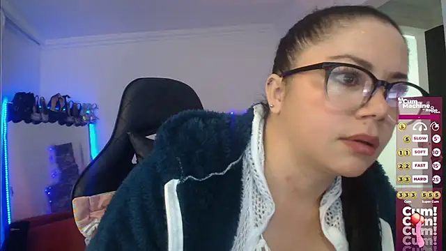 Snapshot of Madame_Shein_ chatting on 12-11-24, 12:34 Madame Shein online show from 12-11-24, 12:34