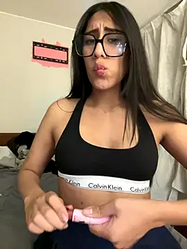 AleFantasy0001 online show from 10-03-25, 04:09