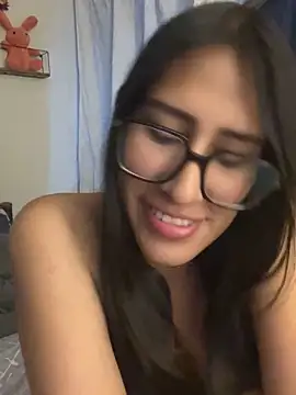 AleFantasy0001 online show from 11-02-25, 05:21