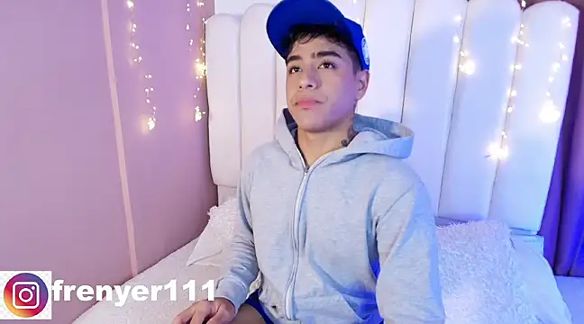 Snapshot of kiing_azahell chatting on 02-26-25, 05:42 kiing azahell online show from 02-26-25, 05:42